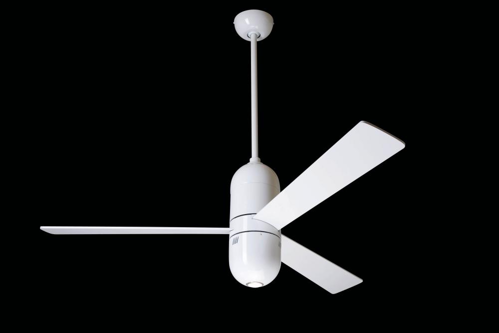 Cirrus Fan; Gloss White Finish; 52" Maple Blades; 50W GU10 Halogen; Fan Speed and Light Control